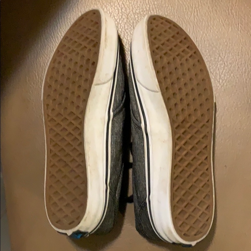 VANS - Picture 2 of 2